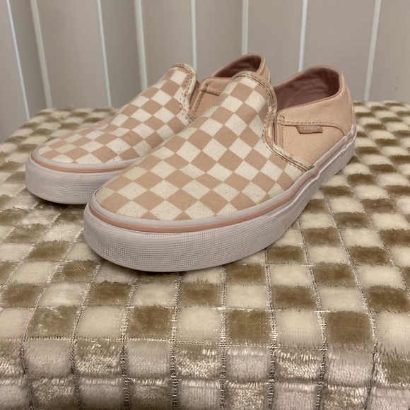 Vans Shoes - Light pink Vans 
Woman’s size 6 
Vans